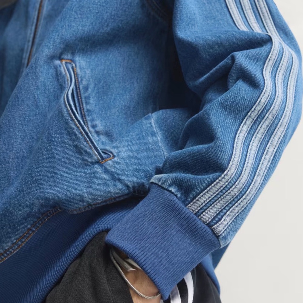 NWT XS Adidas Originals DENIM TRACK TOP w/ ZIPPER VERSATILE, MODERN SILHOUETTE. - Picture 3 of 8